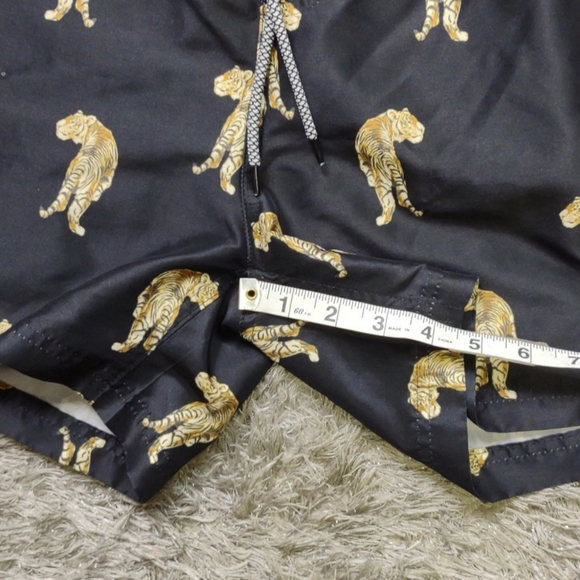 Black swimsuit with tigers, Men's Small - Picture 5 of 5